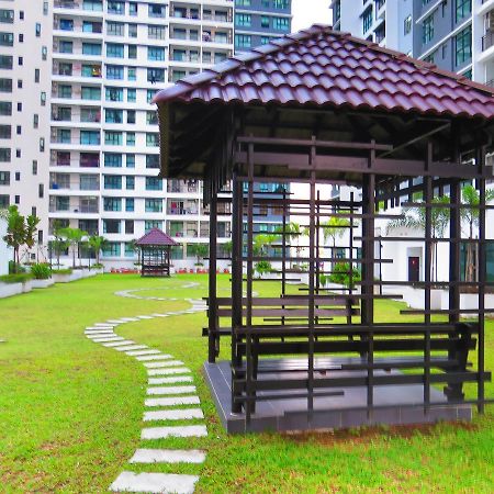 The Garden By J&G Vacation Homes Skudai Exteriör bild