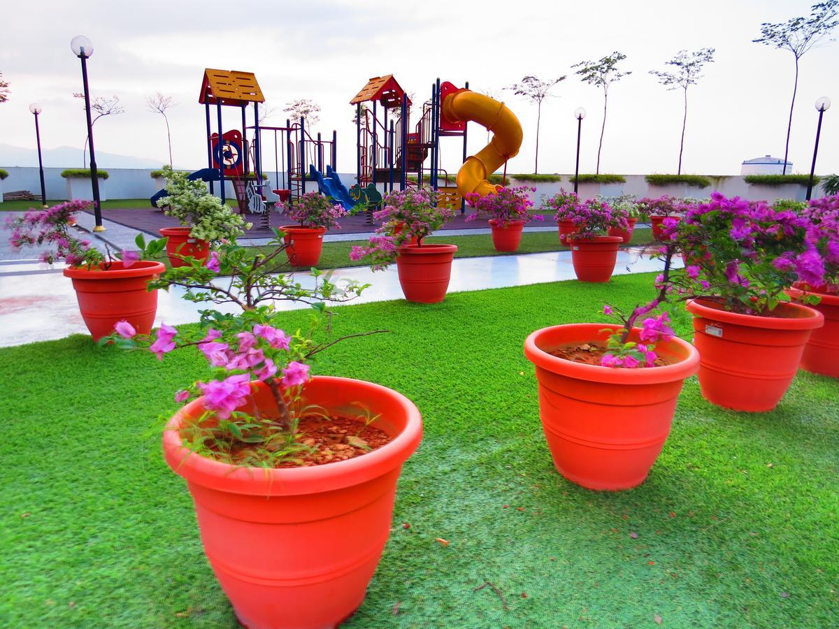 The Garden By J&G Vacation Homes Skudai Exteriör bild